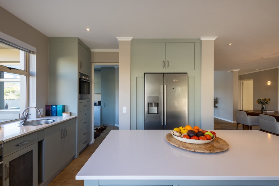 4 Bedroom Property for Sale in Whale Rock Beach Western Cape
